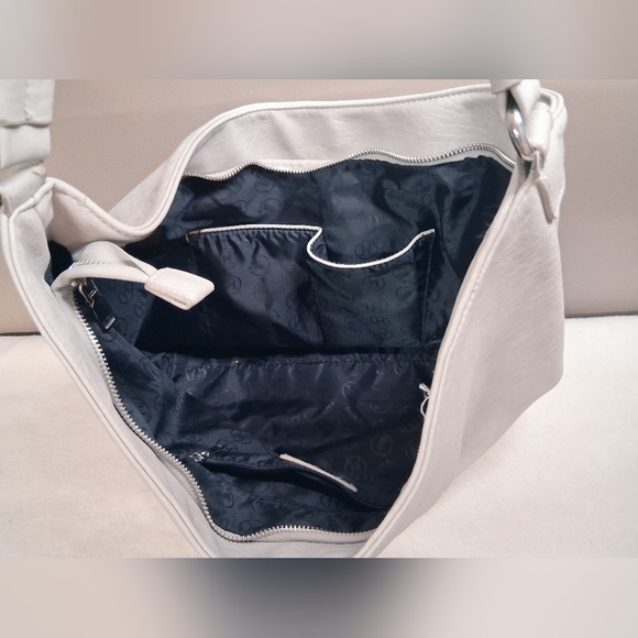 JEANE & JAX Vegan Soft Shoulder Hobo Bag in Light Gray - Picture 6 of 9